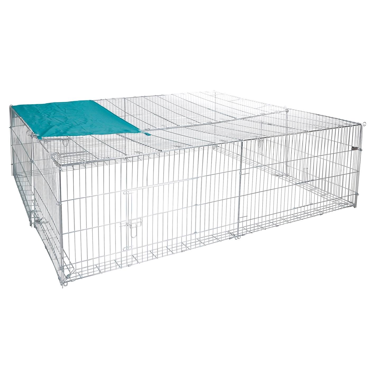 Groot rechthoekig dierenverblijf van draad, uitbreidingselement voor vrije uitloop met ontsnappingsbarrière, met een blauwgroene afdekking over één deel.