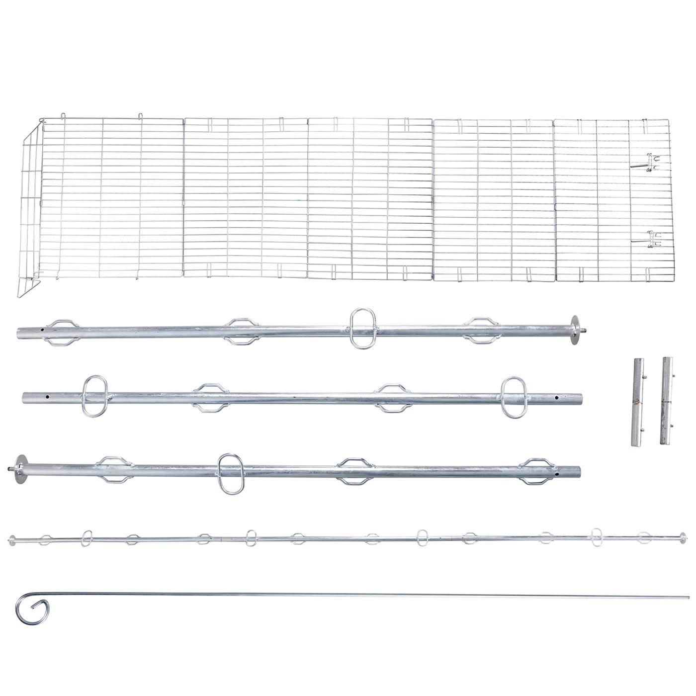 Delen van het uitbreidingselement voor vrije uitloop met vluchthek, inclusief gaaspanelen, spijlen en verbindingselementen, gerangschikt op een witte achtergrond.