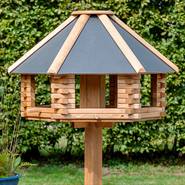 VOSS.garden "Tofta" - hoogwaardig vogelhuisje van hout met metalen dak
